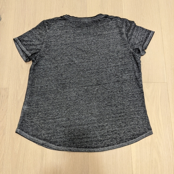 Dolly graphic tshirt - Picture 2 of 6